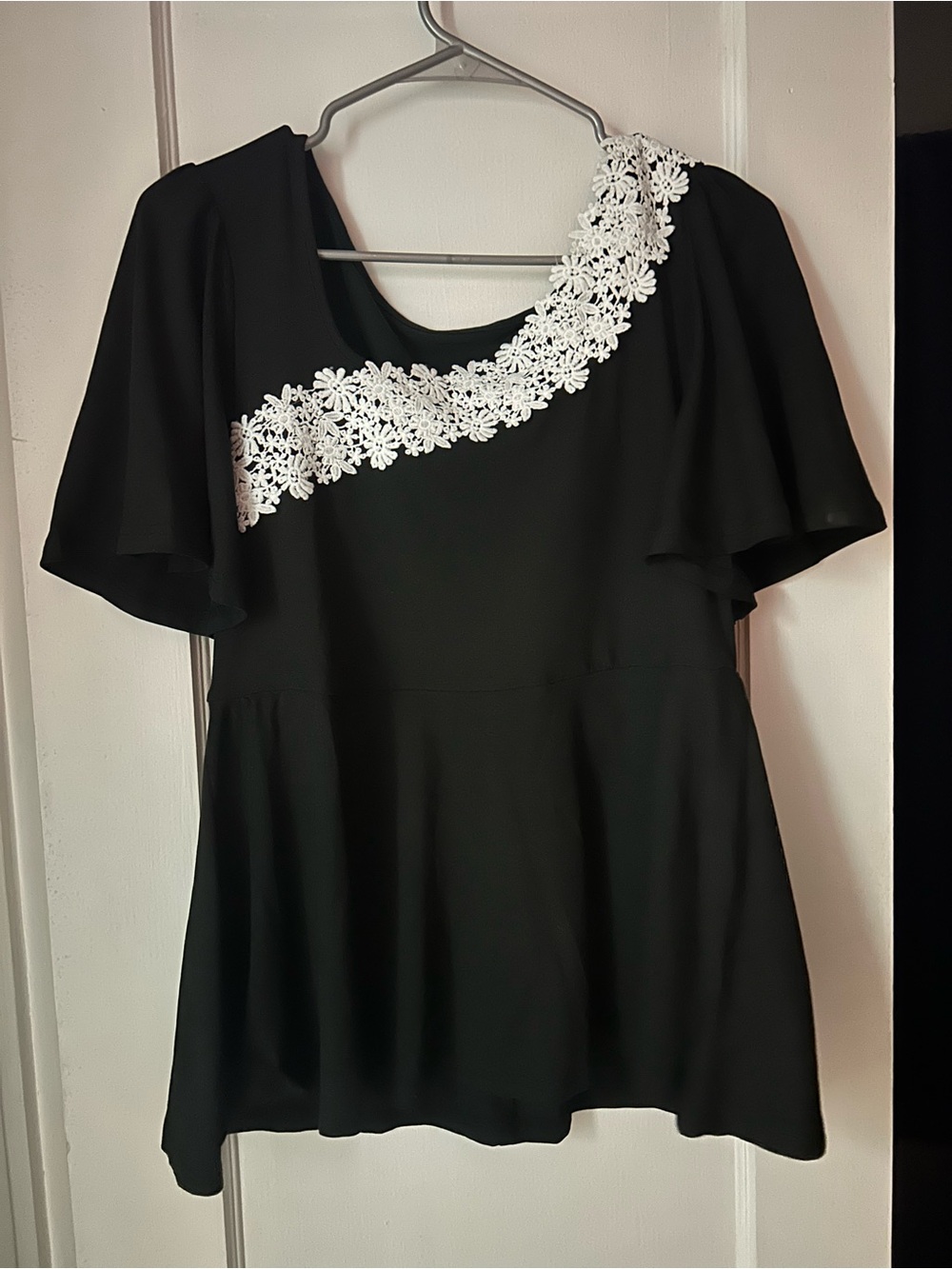 SHEIN Black Tunic with White Floral Lace Yoke